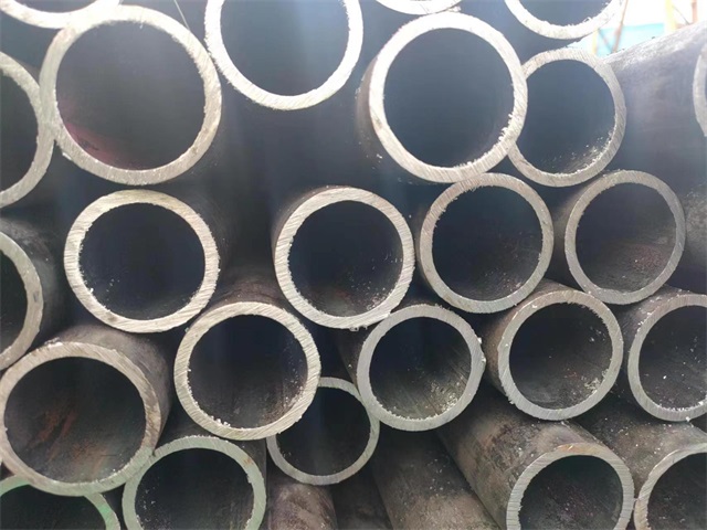 莱芜10#结构用无缝钢管